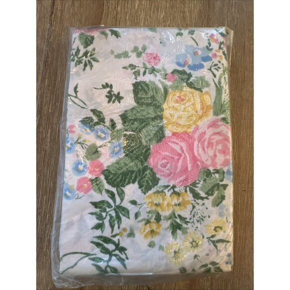 Lady Pepperell Pillowcases King Ivory Floral No-Iron Percale Set of Two 20 x 36 - Picture 4 of 6